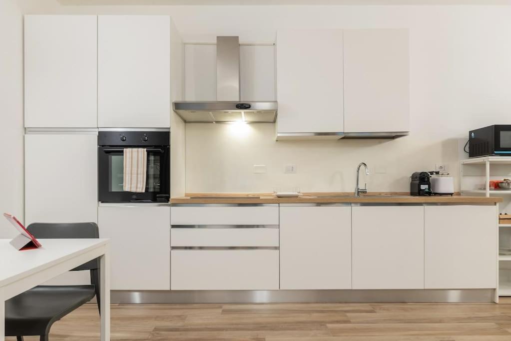 Mora Flexyrent A.C. - Colonne Lägenhet Milano Exteriör bild